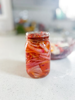 quick spicy pickled red onions